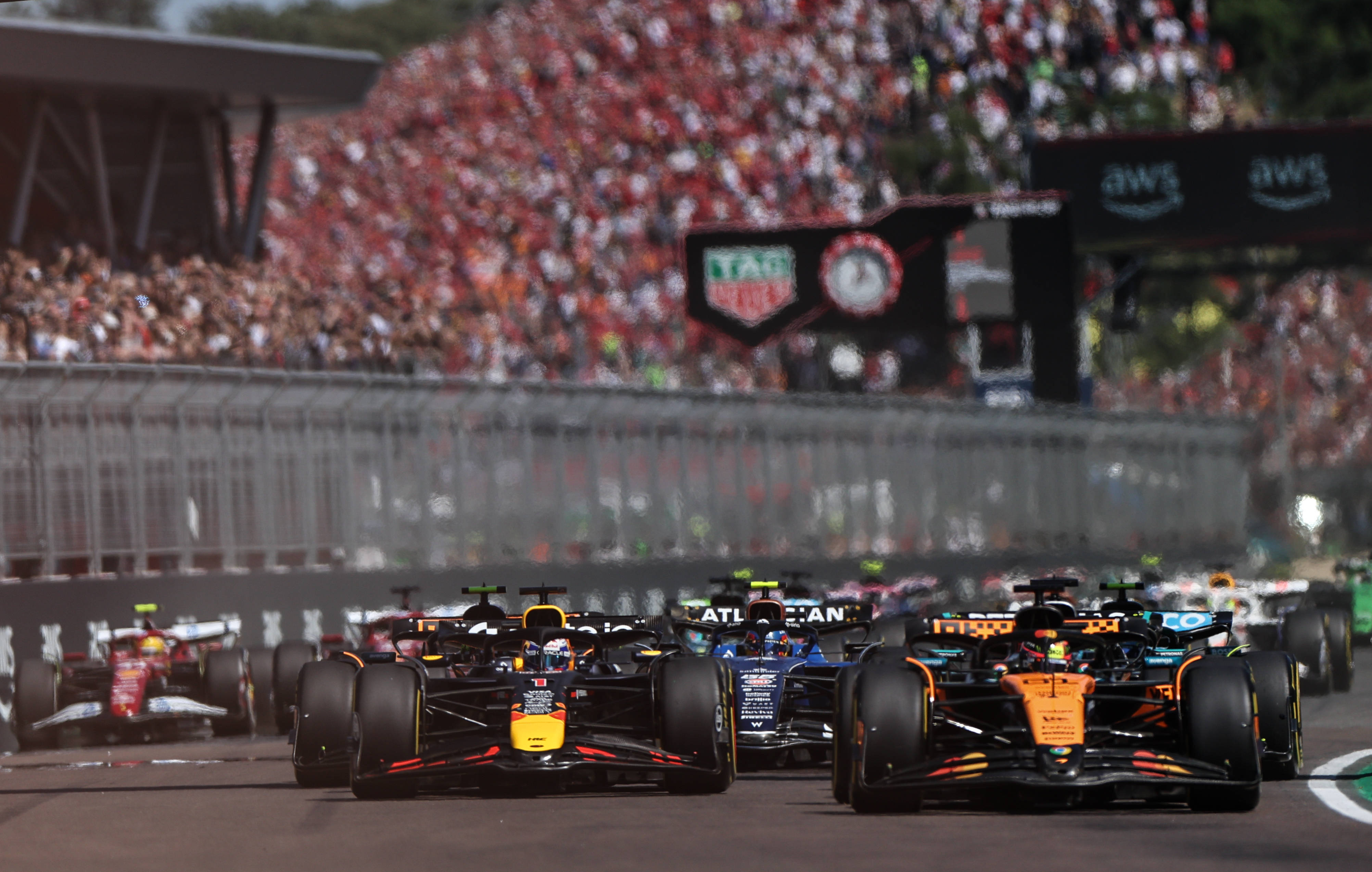 爱游戏官网-红牛二队险胜阿斯顿马丁，维斯塔潘高光表现