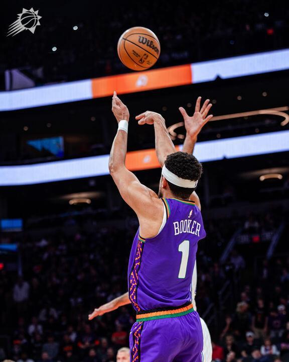 爱游戏娱乐-山东队绝杀四川队,布克状态火热