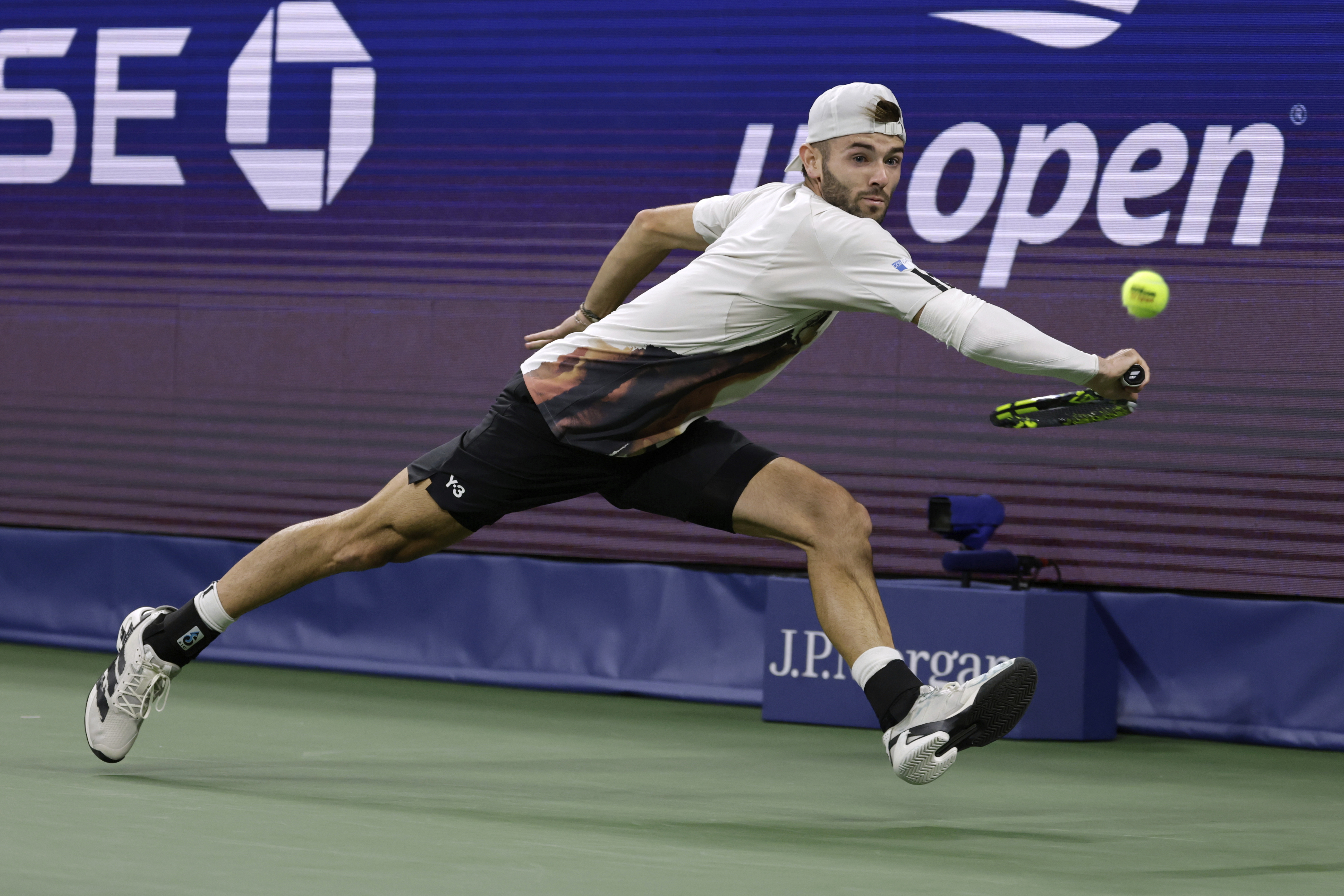 爱游戏2026-美网完胜年终总决赛，兹维列夫扛起全队